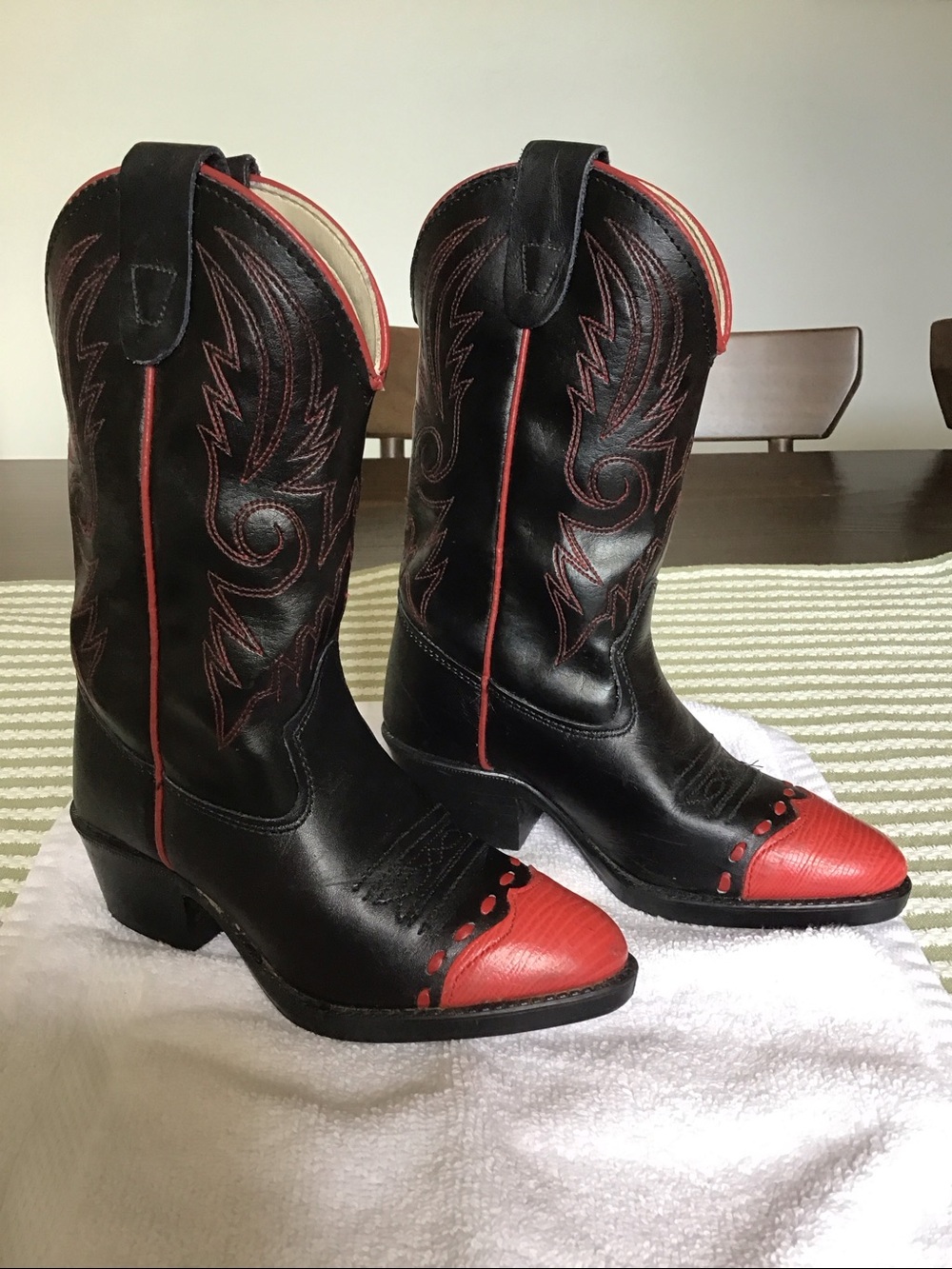 Vintage Texas Brand YOUTH cowboy boots feature a black leather body made in USA
